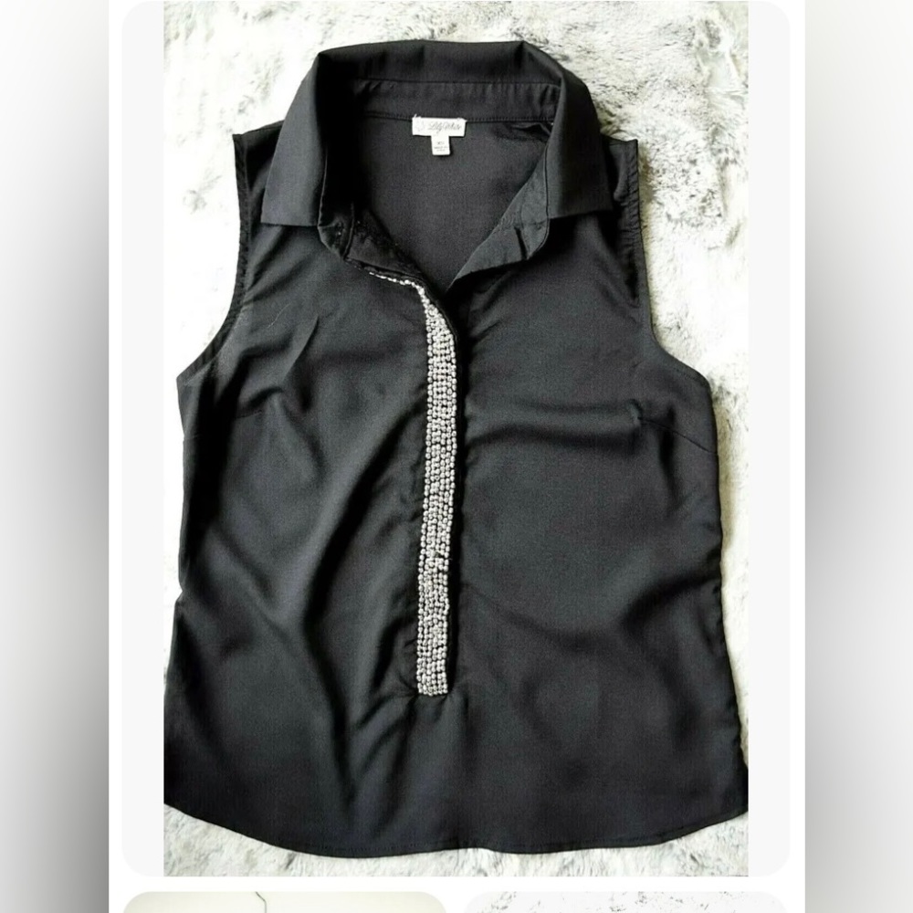 Ladies Lily White Sleeveless Button Down Top w/Beautiful appliques Black…